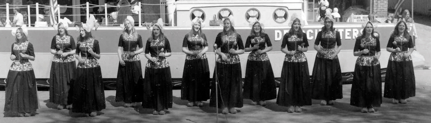 tulipfestival-slides-1500x430-history-dutch-dozen